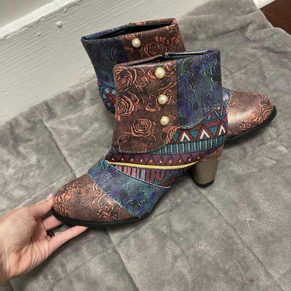 Art Work Faux Leather Colorful ArtsyCuff Ankle Boots / US SIZE 10 - Picture 3 of 8